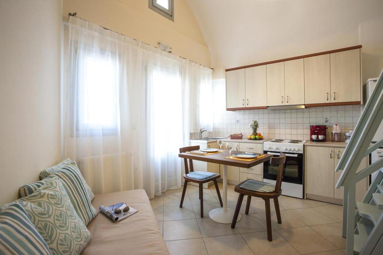 Santorini Med Homes - Sunday Apartment 메사리아 외부 사진